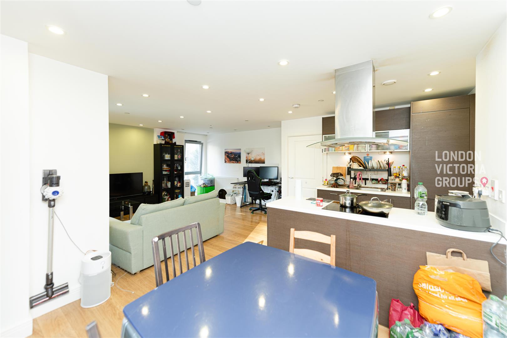 2 bed property in Wilson Tower, 16 Christian Street, London